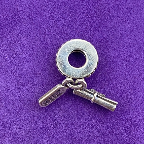 💛 Pandora Graduation Charm with 2018 Tag - Picture 3 of 4
